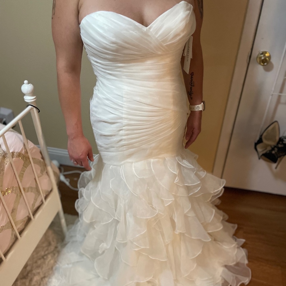 David’s bridal wedding dress new with tags